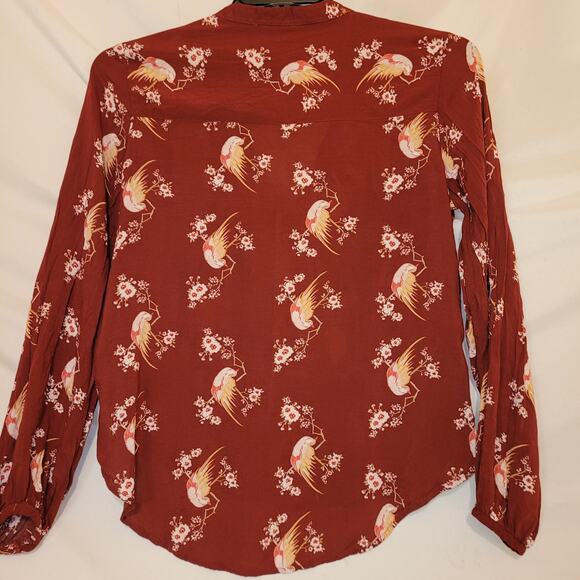 Lefties maroon red floral bird print button up blouse size large Novelty Retro - Picture 2 of 6